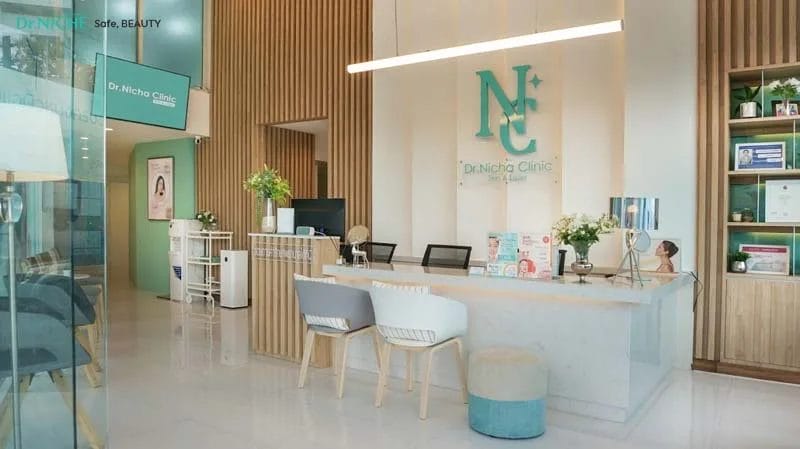พื้นที่เคาเตอร์ต้อนรับหน้าคลินิก Dr.Niche Clinic คลินิกความงาม บ้านโป่ง ราชบุรี